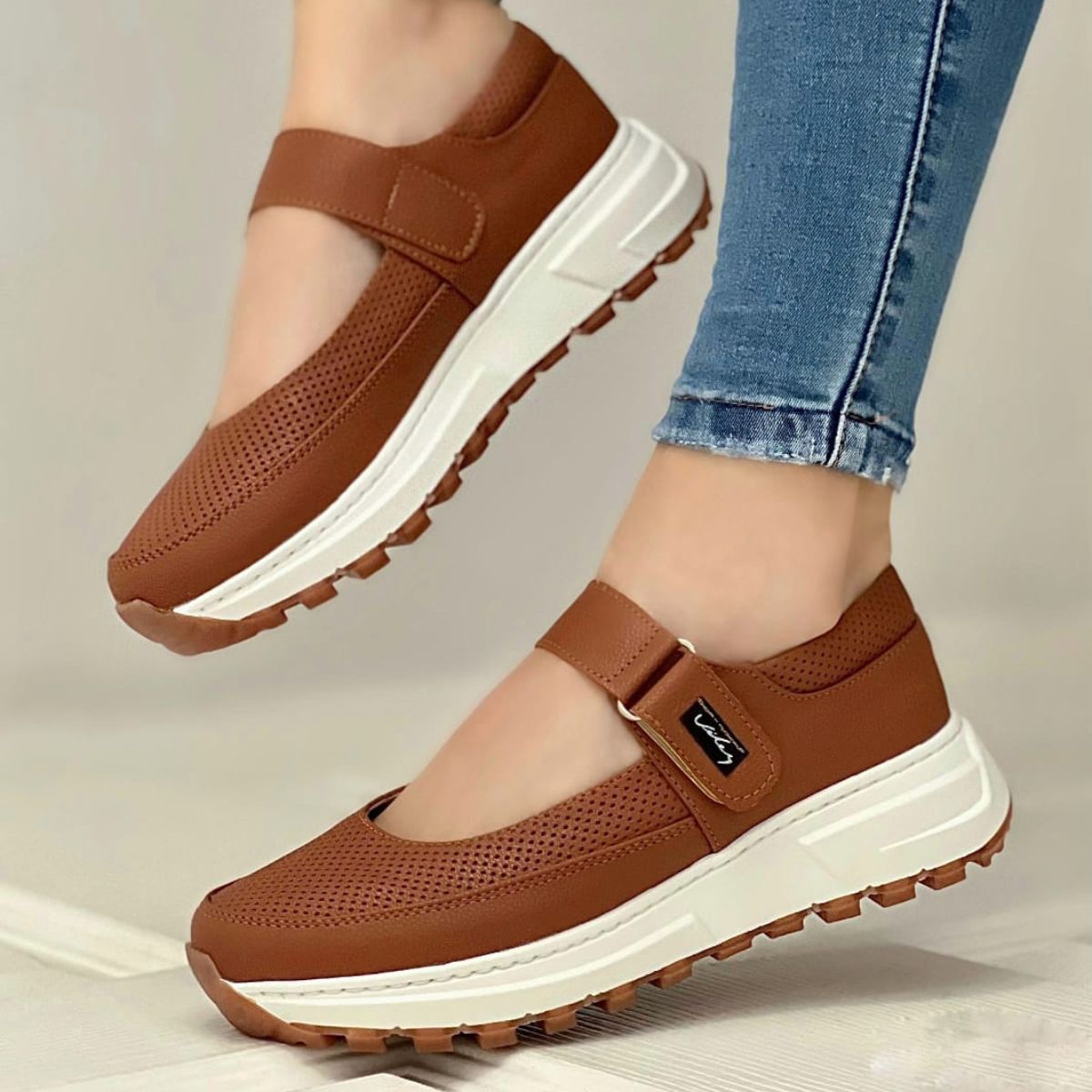 ZAPATILLAS MAFALDA VELEZ